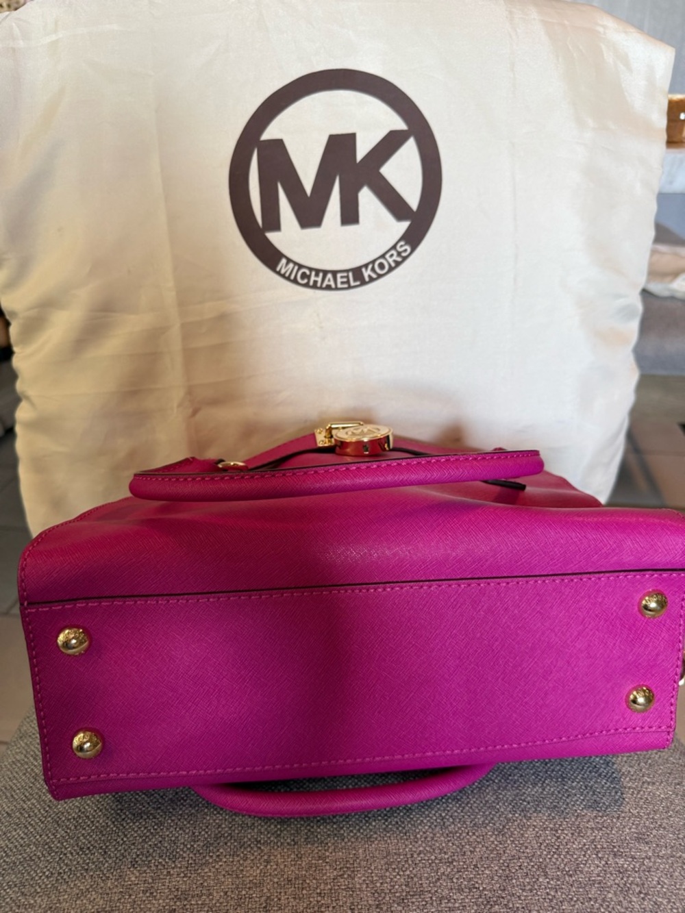 Michael Kors Fuchsia Saffiano Satchel with Gold Hardware - Picture 3 of 9